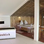 Schoenblick Hohenbogen Neukirchen beim Heiligen Blut