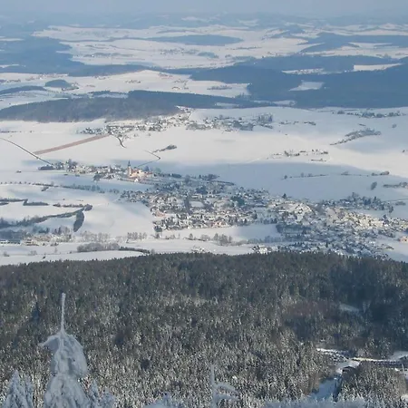 Schoenblick Hohenbogen Neukirchen beim Heiligen Blut
